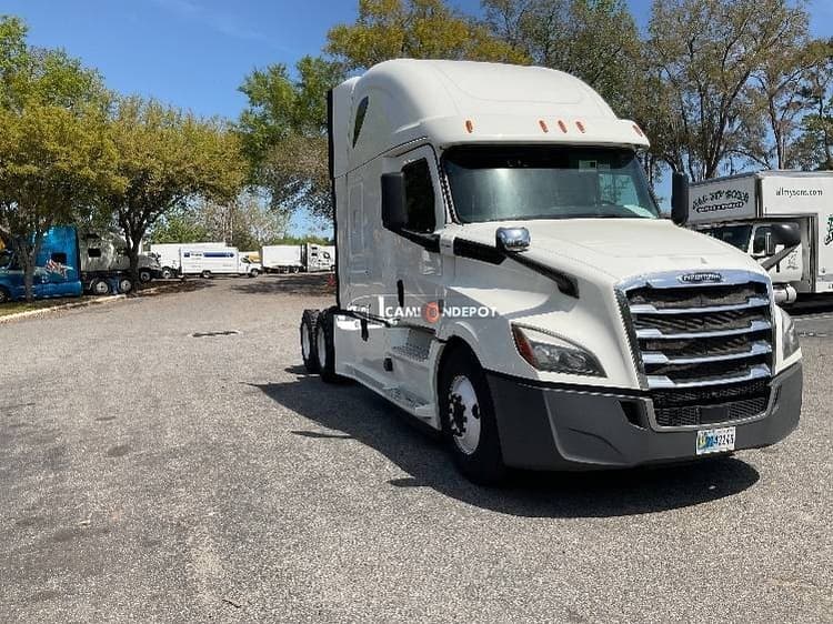 2020 Freightliner T12664ST Sleeper Trucks