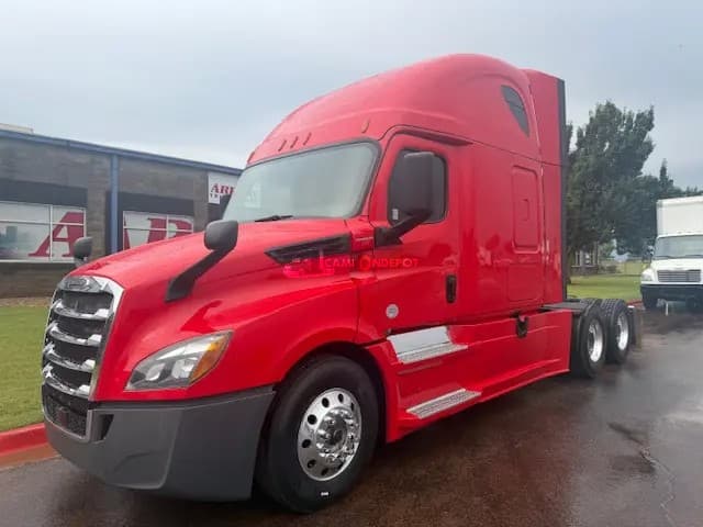 2020 Freightliner Cascadia Evolution Sleeper Trucks