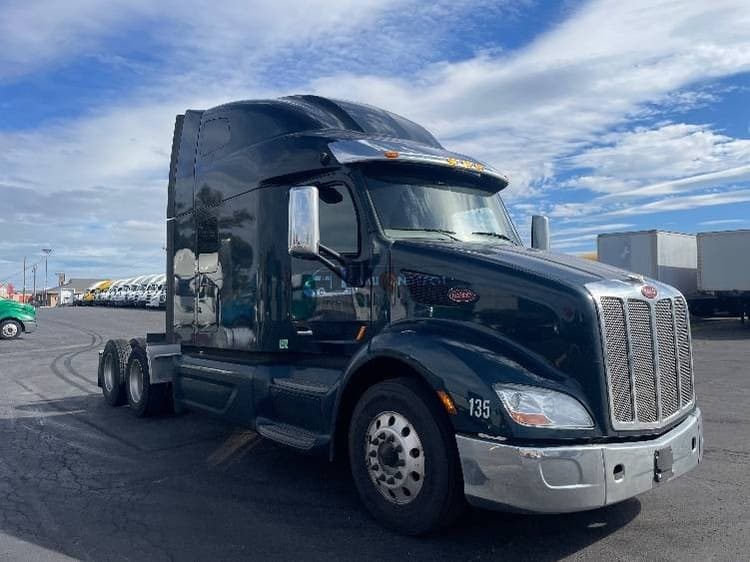 2020 Peterbilt 579 Sleeper Trucks