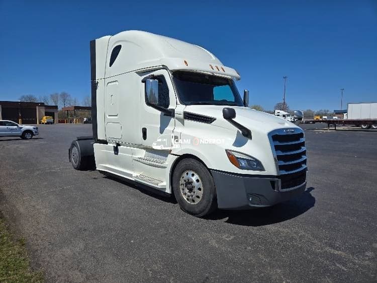 2019 Freightliner T12642ST Sleeper Trucks