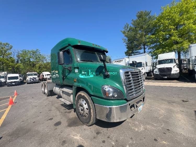 2018 Freightliner Cascadia 12564ST Sleeper Trucks