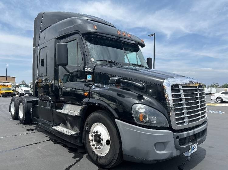 2018 Freightliner Cascadia 12564ST Sleeper Trucks