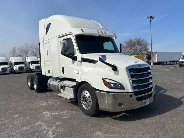 2019 Freightliner T12664ST Sleeper Trucks