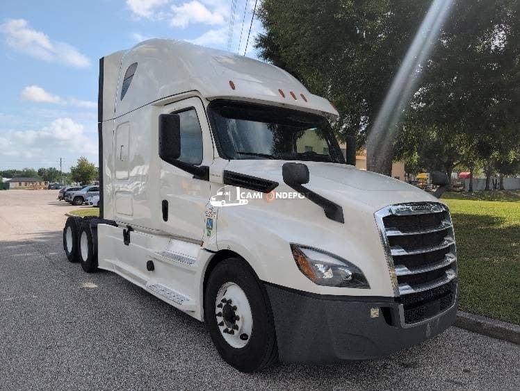 2020 Freightliner T12664ST Sleeper Trucks