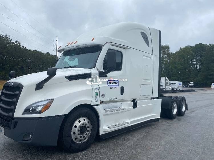 2021 Freightliner T12664ST Sleeper Trucks