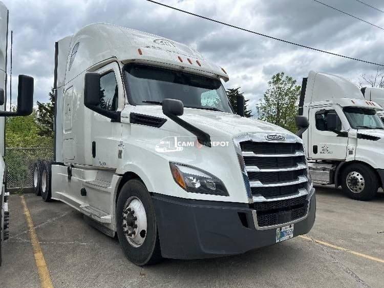 2020 Freightliner T12664ST Sleeper Trucks