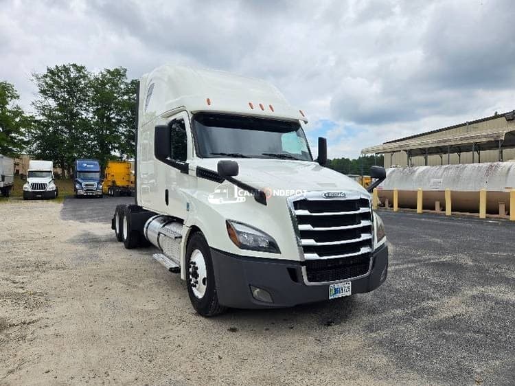 2020 Freightliner T12664ST Sleeper Trucks