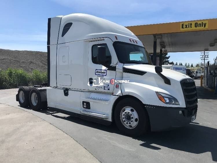 2021 Freightliner T12664ST Sleeper Trucks