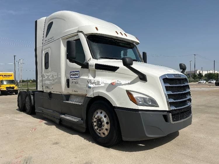 2021 Freightliner T12664ST Sleeper Trucks
