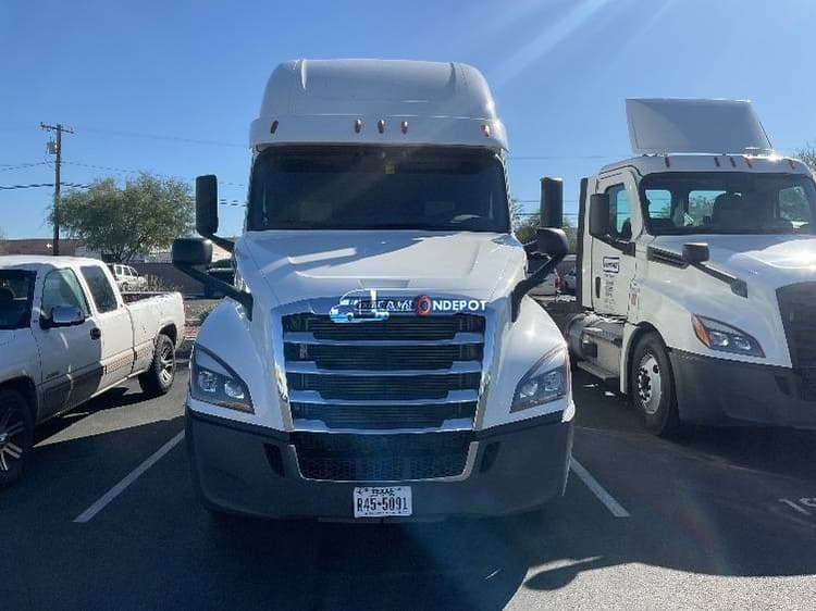 2020 Freightliner T12664ST Sleeper Trucks