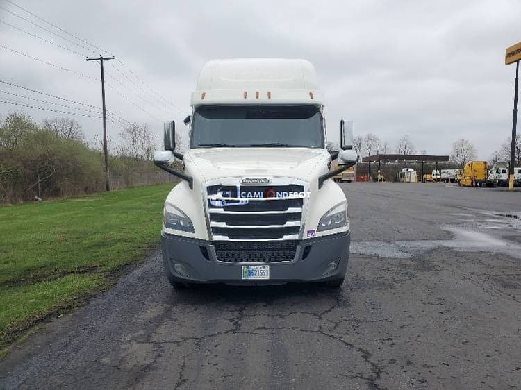 2019 Freightliner T12642ST Sleeper Trucks