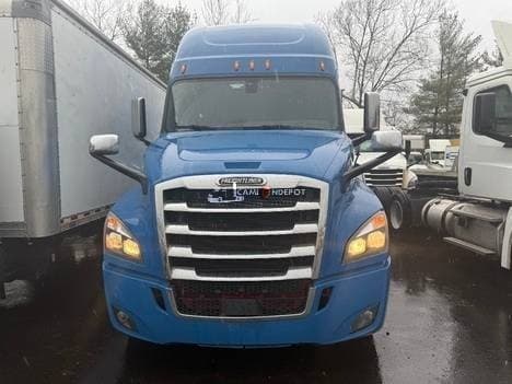 2019 Freightliner T12664ST Sleeper Trucks