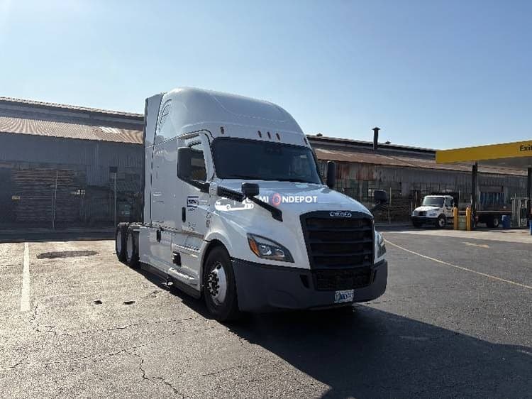 2021 Freightliner T12664ST Sleeper Trucks