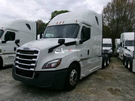 2019 Freightliner T12664ST Sleeper Trucks
