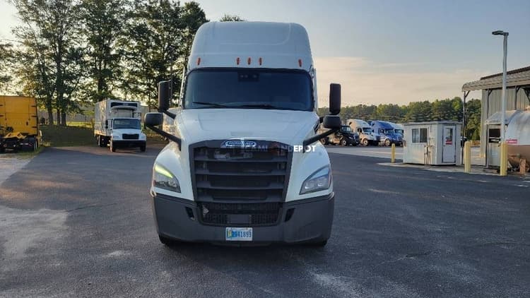2020 Freightliner T12664ST Sleeper Trucks