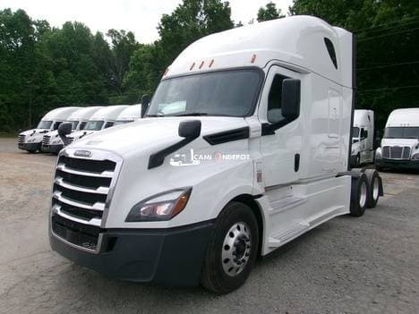 2020 Freightliner T12664ST Sleeper Trucks
