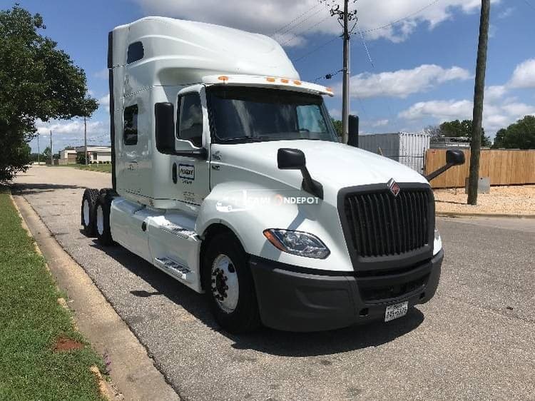 2020 International LT625 Sleeper Trucks