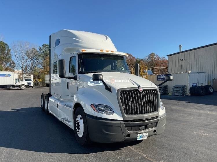 2020 International LT625 Sleeper Trucks