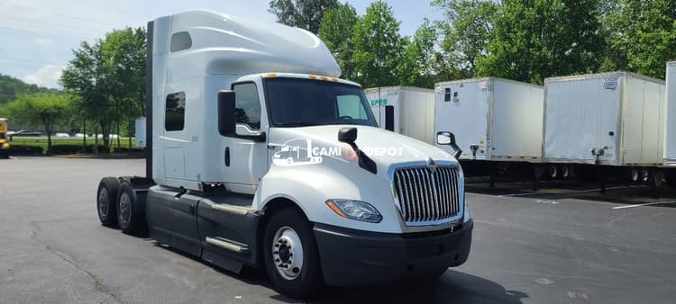 2022 Freightliner LT625 Sleeper Trucks
