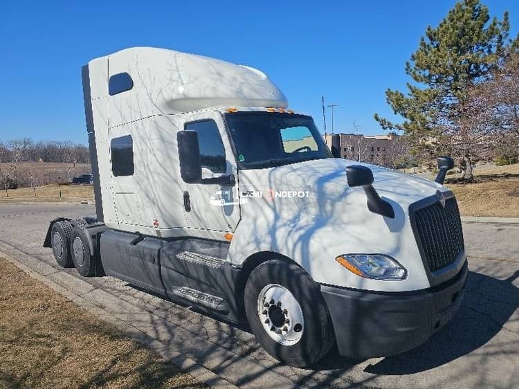 2022 International LT625 Sleeper Trucks