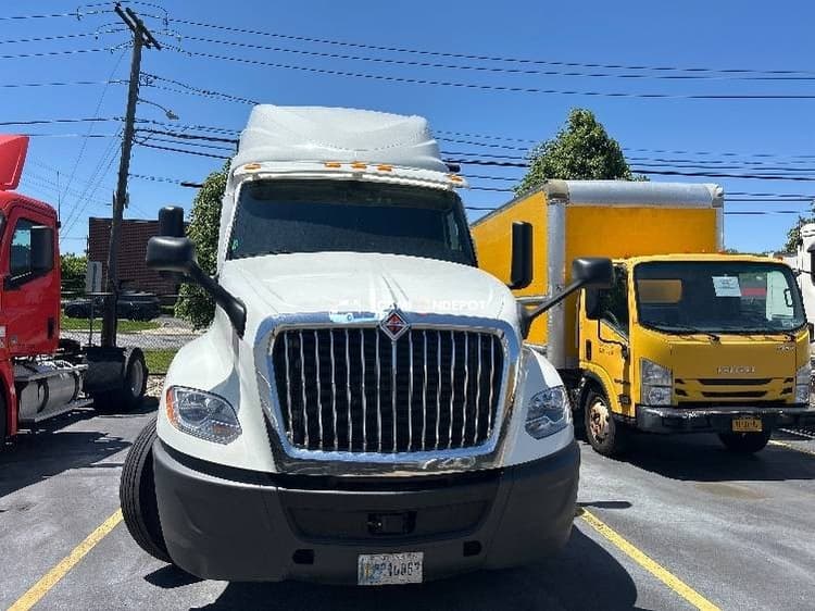 2020 International LT625 Sleeper Trucks