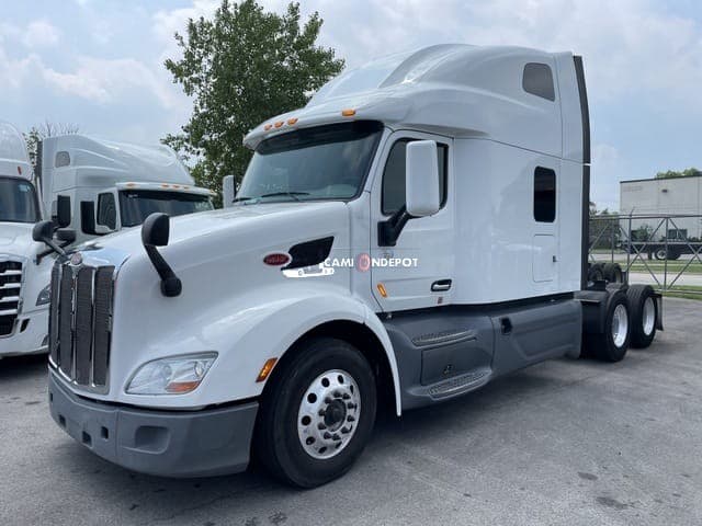 2020 Peterbilt 579 Sleeper Trucks