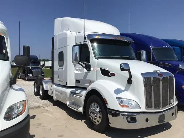 2020 Peterbilt 579 Sleeper Trucks