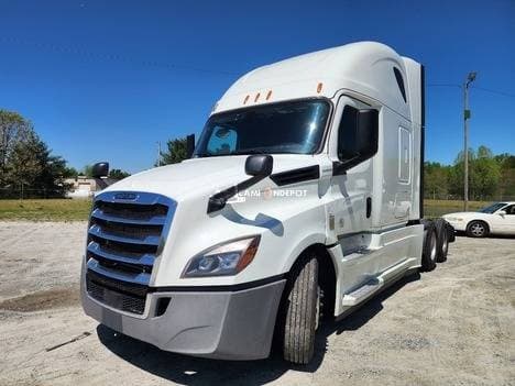 2020 Freightliner T12664ST Sleeper Trucks