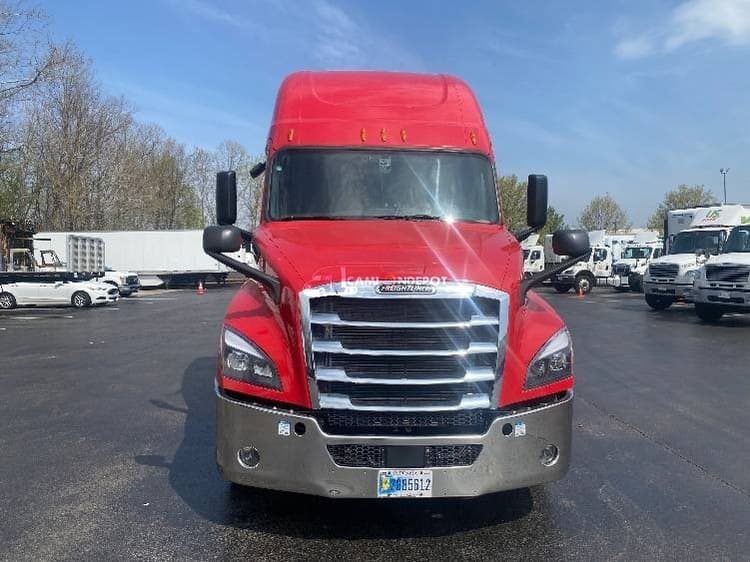 2020 Freightliner T12664ST Sleeper Trucks