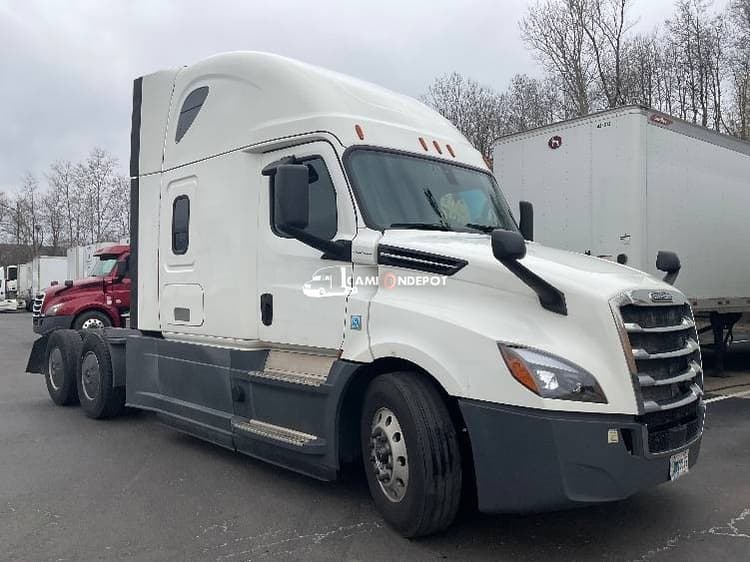 2019 Freightliner T12664ST Sleeper Trucks