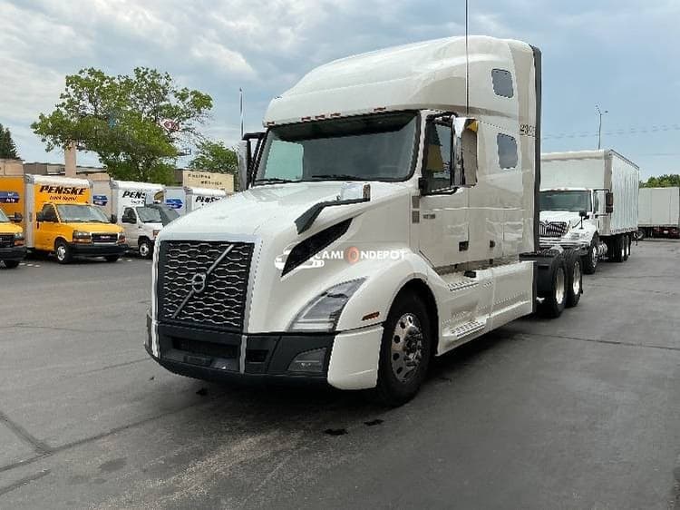 2020 Volvo VNL64760 Sleeper Trucks