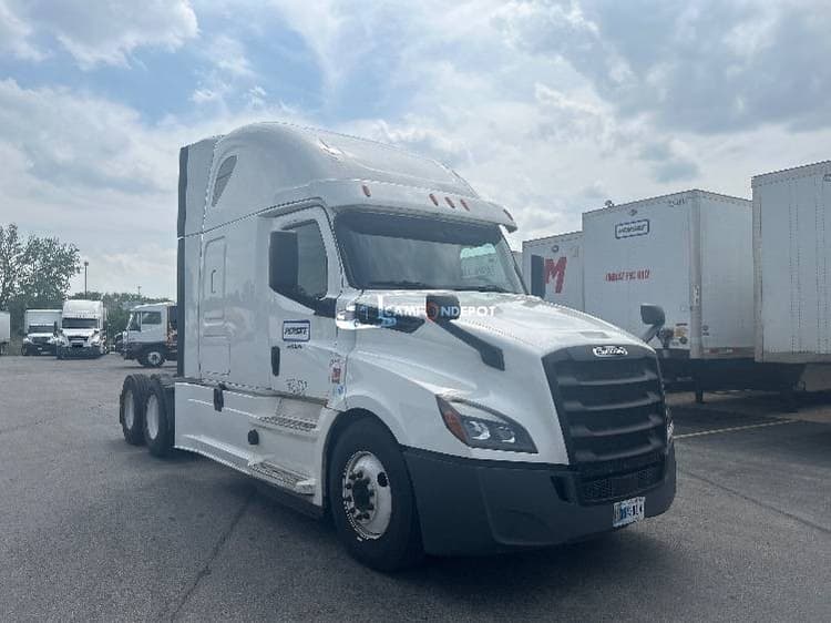 2020 Freightliner T12664ST Sleeper Trucks