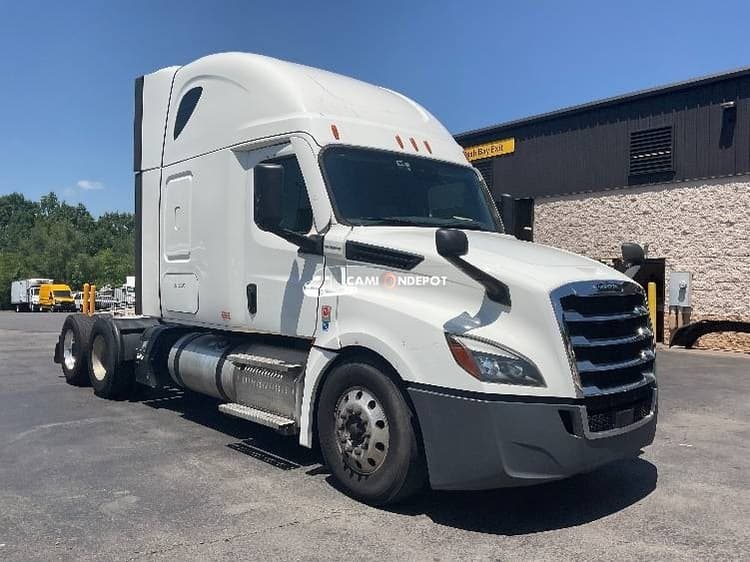 2020 Freightliner T12664ST Sleeper Trucks