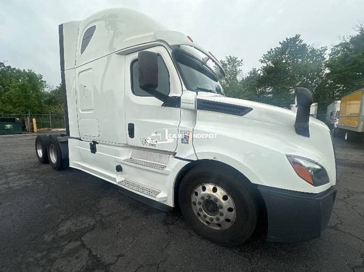 2020 Freightliner T12664ST Sleeper Trucks