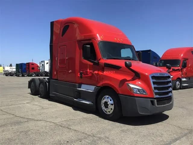2022 Freightliner Cascadia Sleeper Trucks