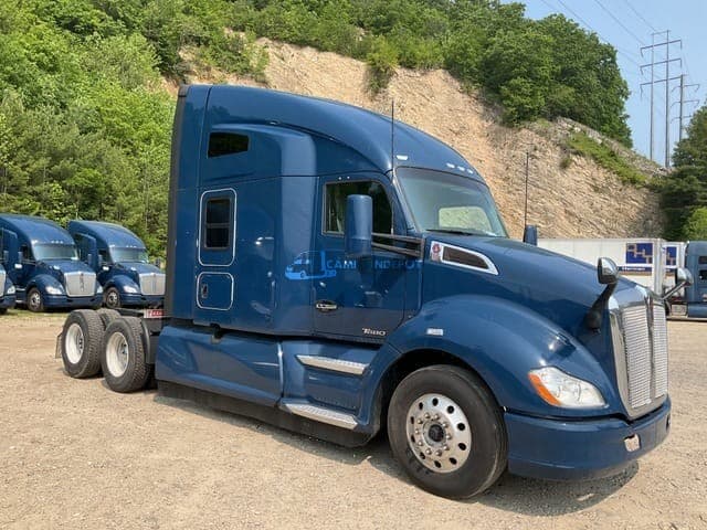 2020 Kenworth T680 Sleeper Trucks