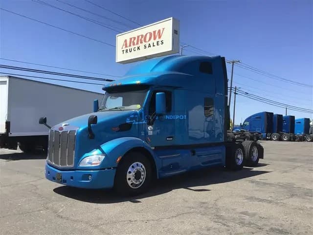 2022 Peterbilt 579 Sleeper Trucks