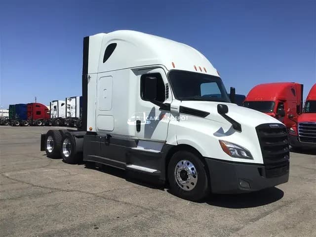 2020 Freightliner Cascadia Sleeper Trucks
