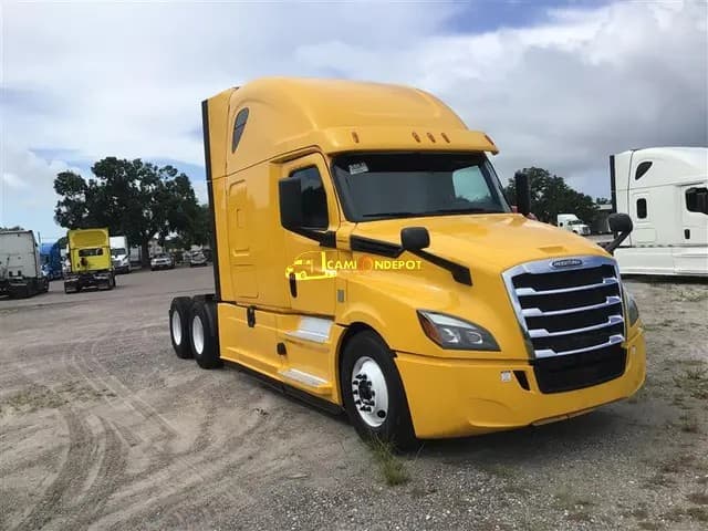 2020 Freightliner Cascadia Sleeper Trucks