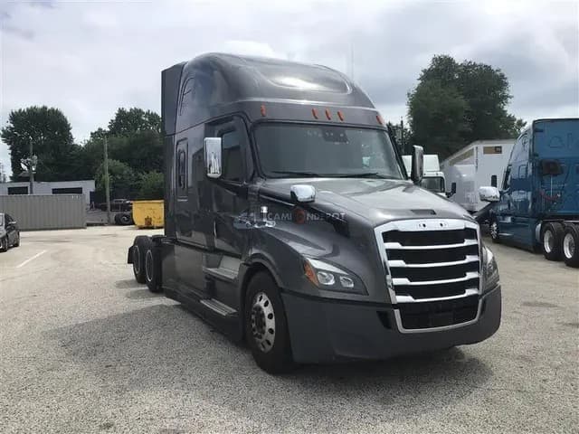 2021 Freightliner Cascadia Sleeper Trucks