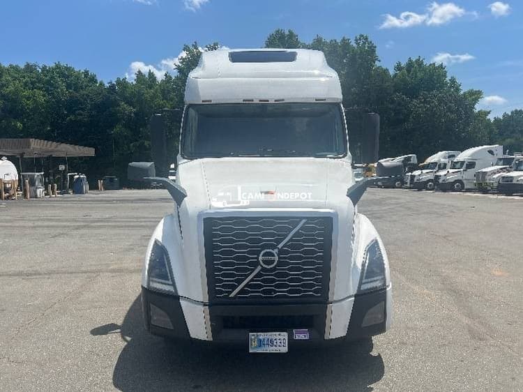 2020 Volvo VNL64760 Sleeper Trucks