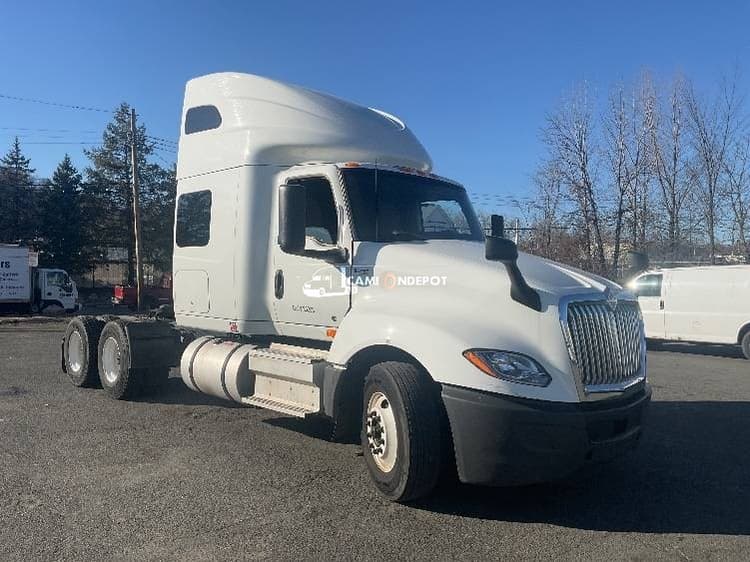 2020 International LT625 Sleeper Trucks