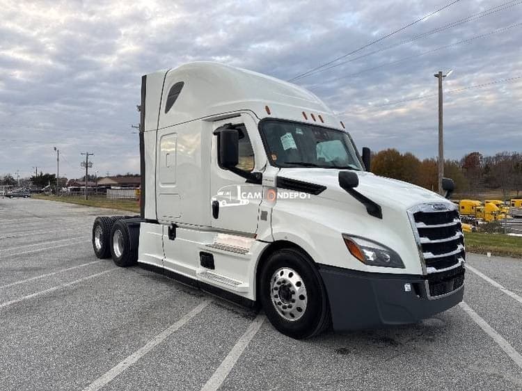 2021 Freightliner T12664ST Sleeper Trucks