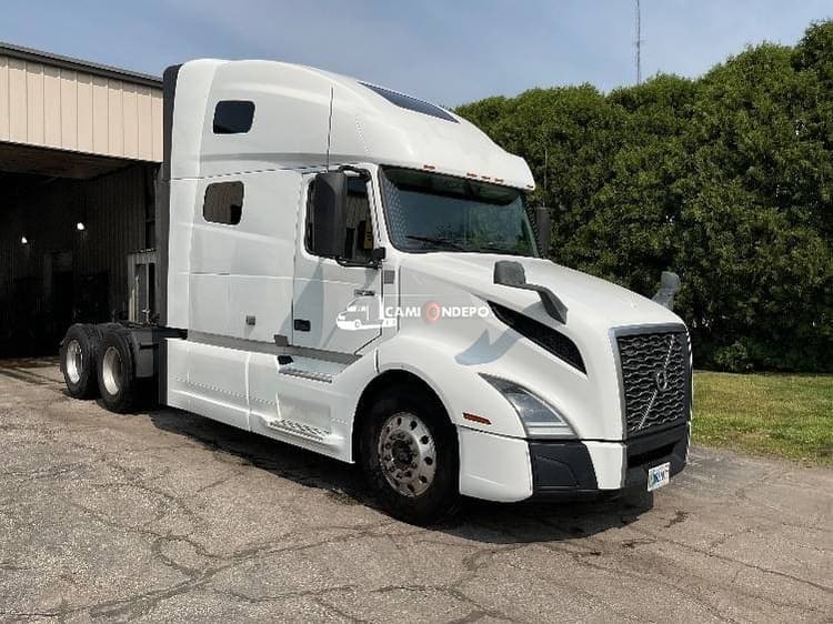 2019 Volvo VNL64760 Sleeper Trucks