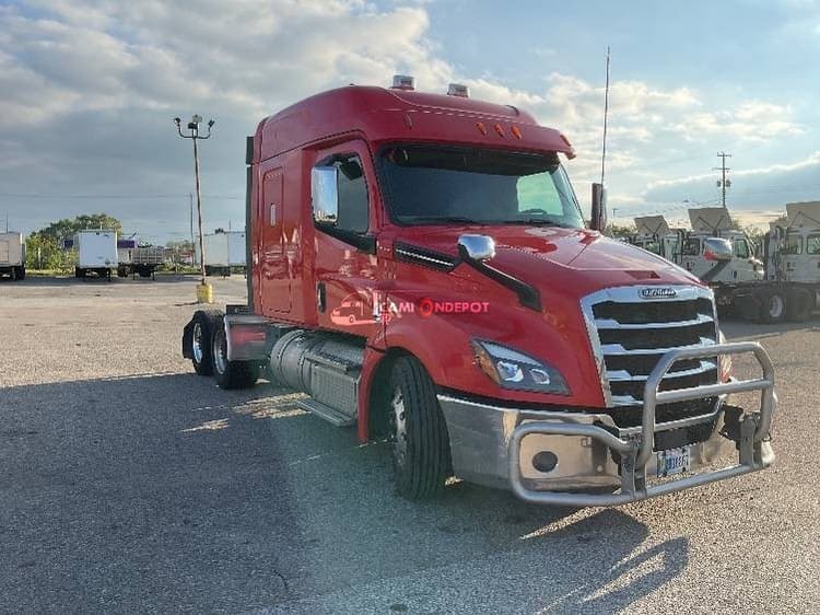 2019 Freightliner T12664ST Sleeper Trucks