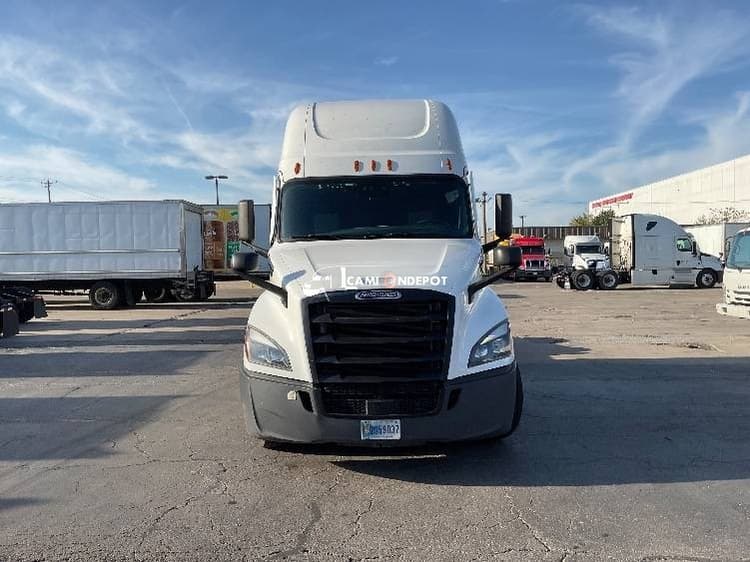 2020 Freightliner T12664ST Sleeper Trucks