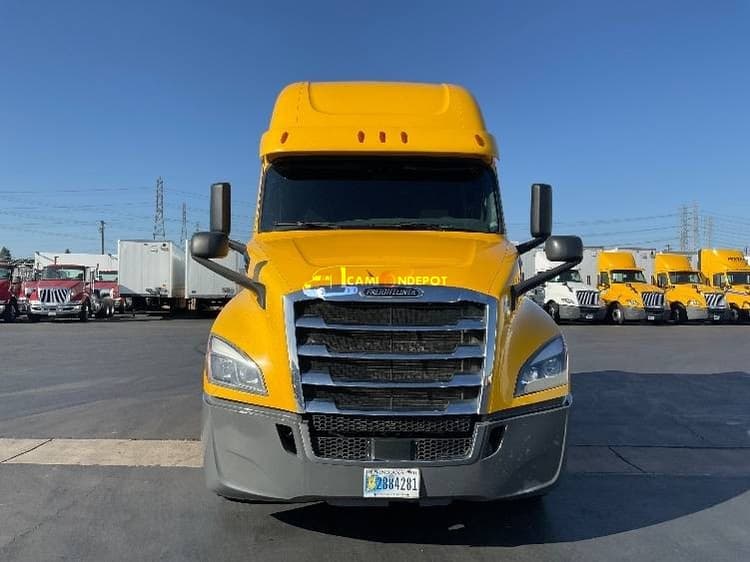 2020 Freightliner T12664ST Sleeper Trucks