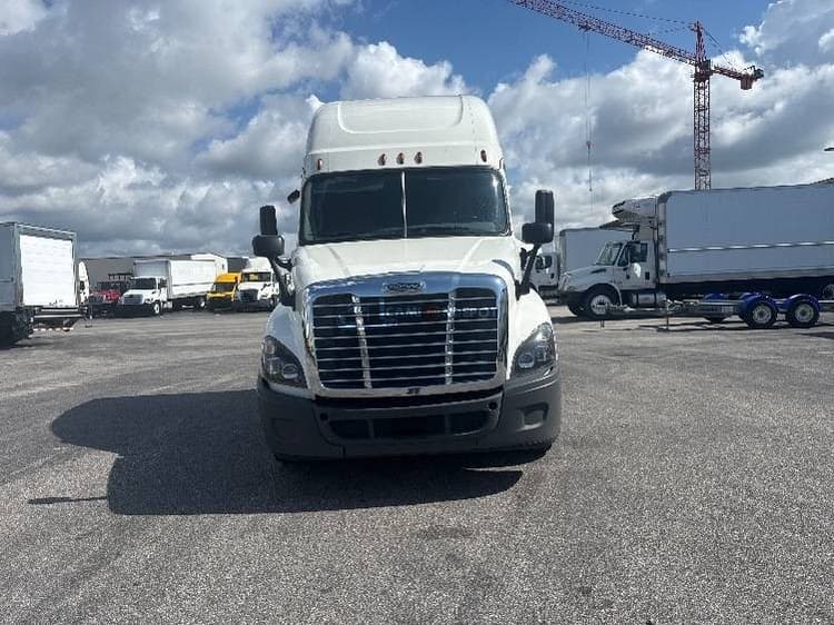2019 Freightliner Cascadia 12564ST Sleeper Trucks