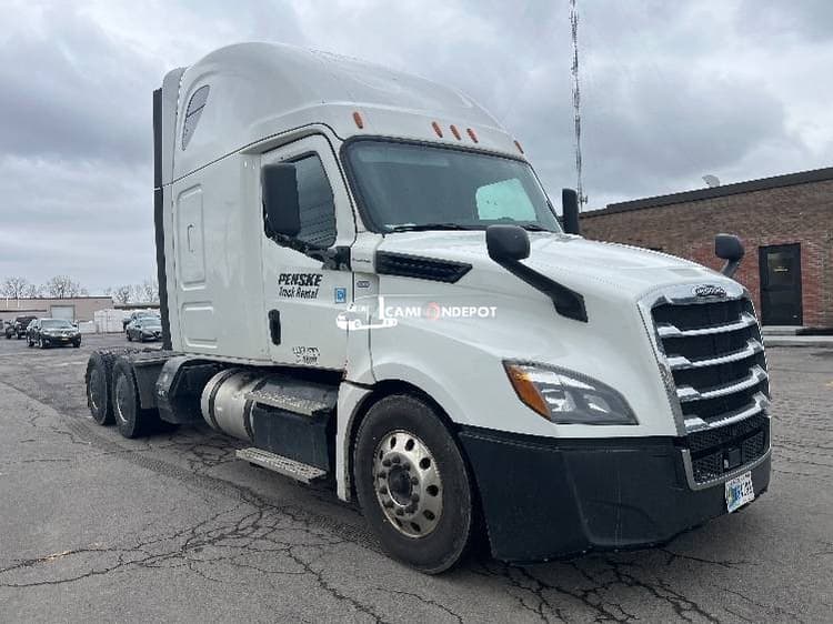 2020 Freightliner T12664ST Sleeper Trucks