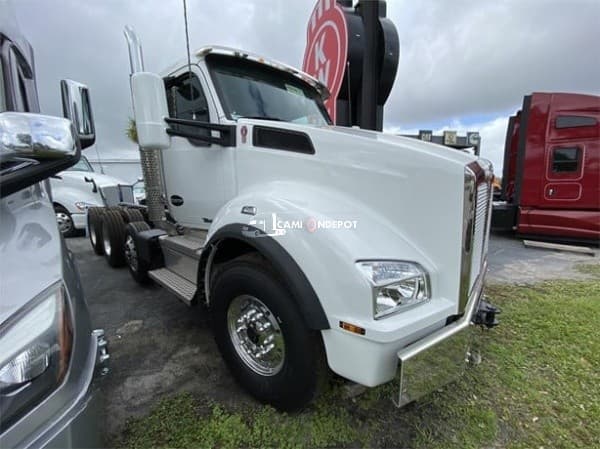 2025 Kenworth T880 Cab & Chassis Trucks